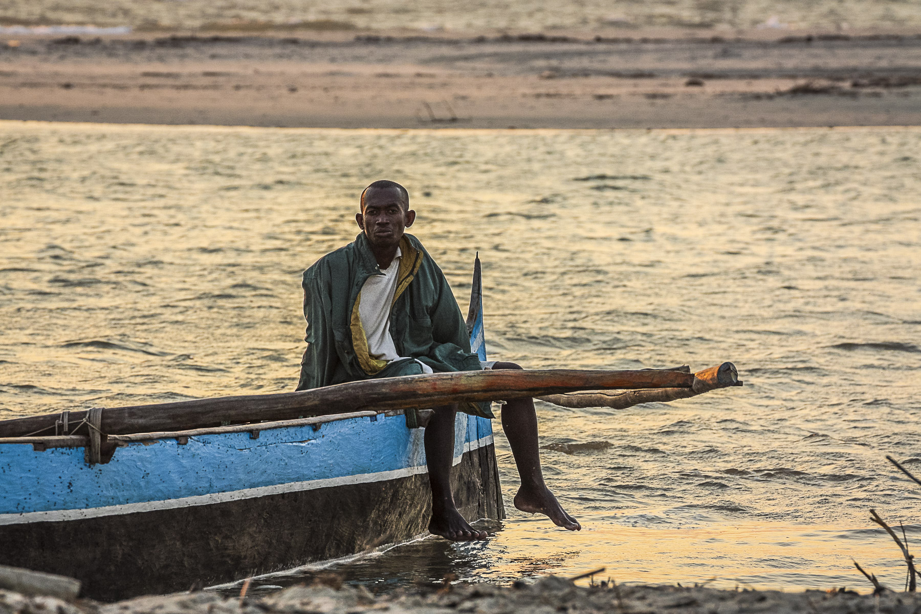 man boat ifaty madagascar