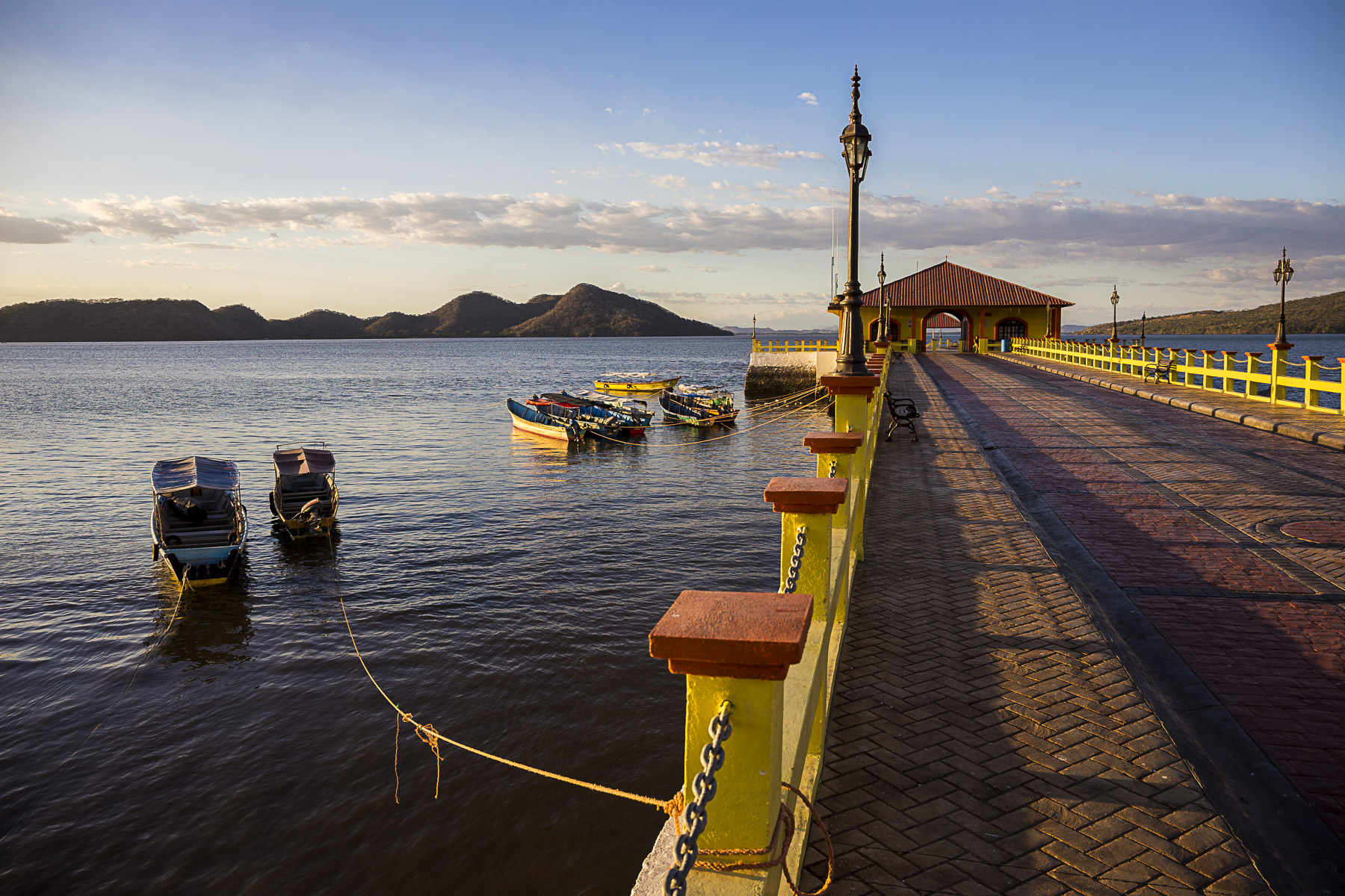 el tigre island harbor Honduras
