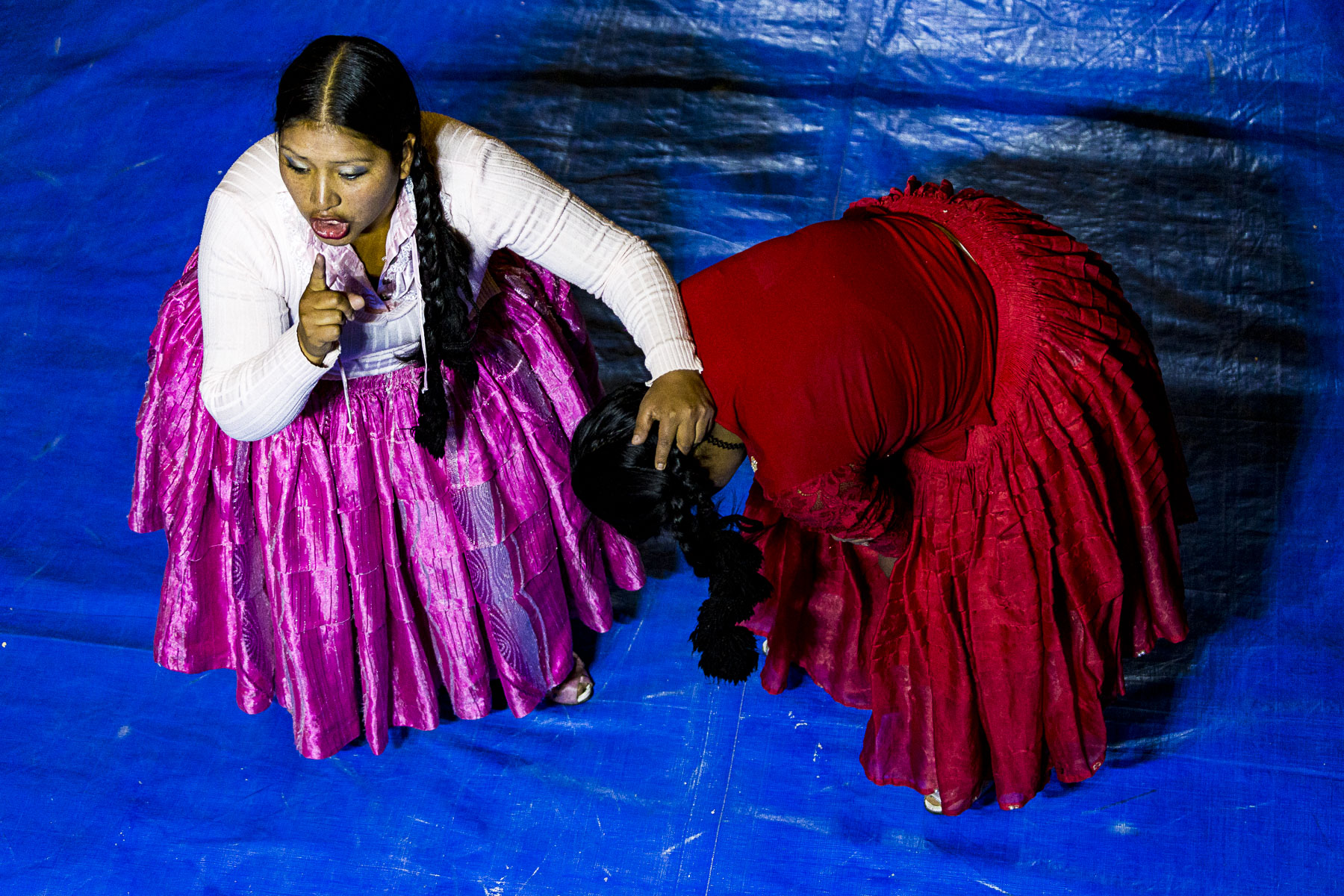 women cholita wrestling